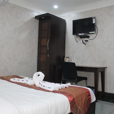Hotel Silk Haldwani Exterior photo