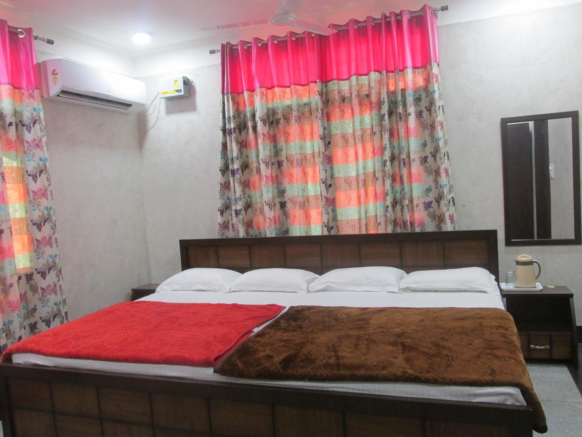 Hotel Silk Haldwani Exterior photo